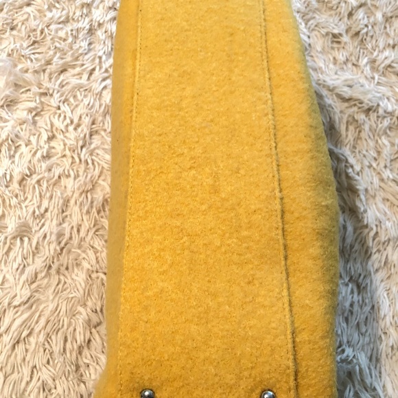 Super cute wool and leather bag. Duke & Duchess - Picture 4 of 8